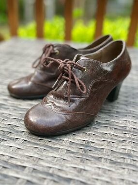 Aerosoles Oxfords Aristocrat Brown Lace-Up Vintage-Inspired Heels